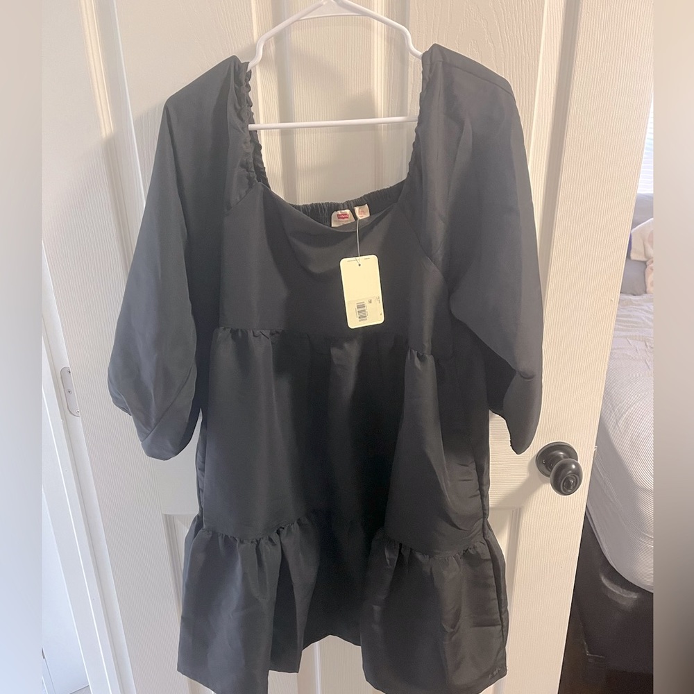 Women’s Levi’s back dress